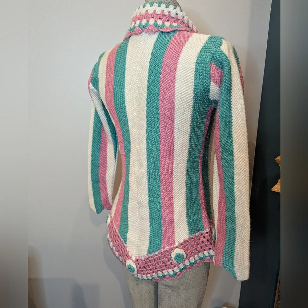 Vintage Striped Pink Ivory and Teal Whimsical Grandmacore Cardigan Size S - Picture 3 of 9